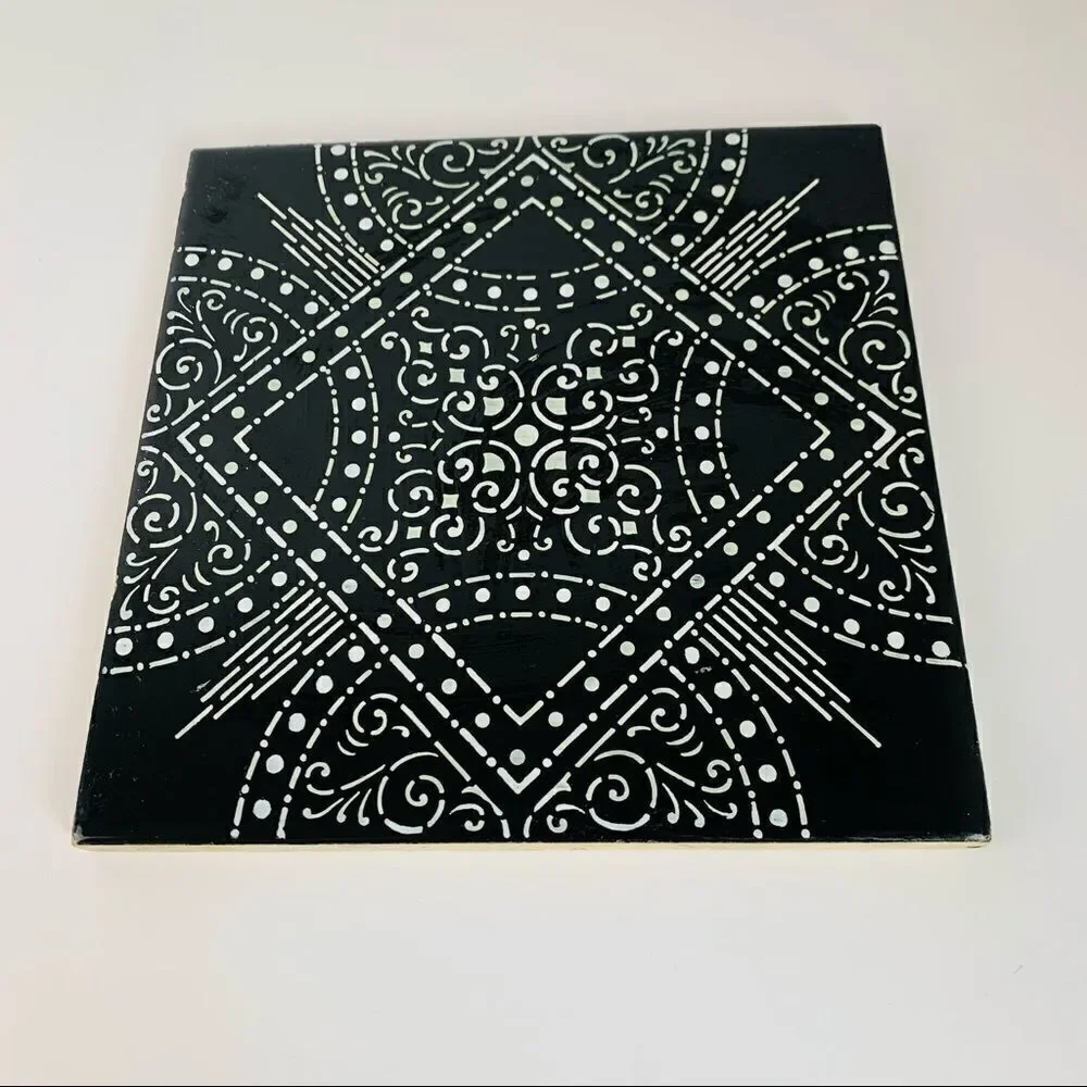 Black and White Spanish Tile‎
